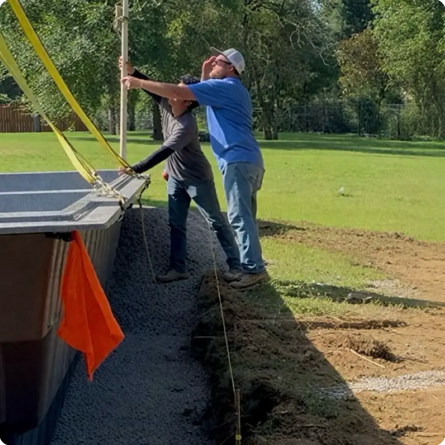 Leveling and side backfill of a Granita™ Fiber pool